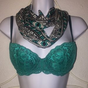 VS PINK Date/Push-Up 32C